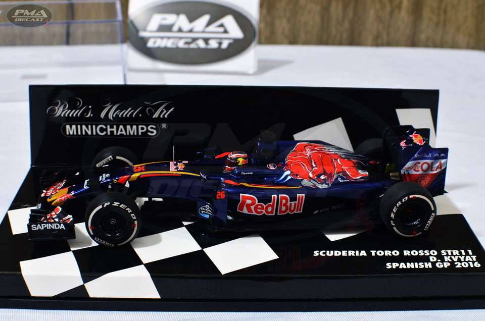 DANIIL KVYAT 2016 SCUDERIA TORO ROSSO STR11